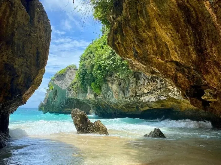 Uluwatu & South Bali Beaches — Bali